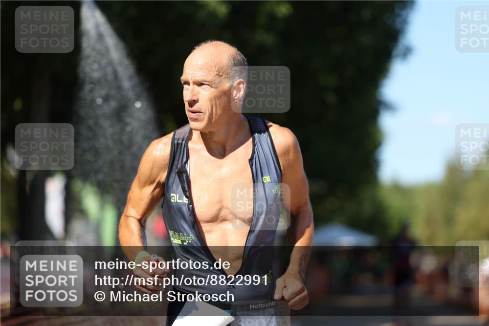 07.09.2025 - 19. Norderstedt Triathlon Michael Strokosch http://msf.ph/oto/8822991 07.09.2025 15:13:47 Laufen 986, 1457 meine-sportfotos.de