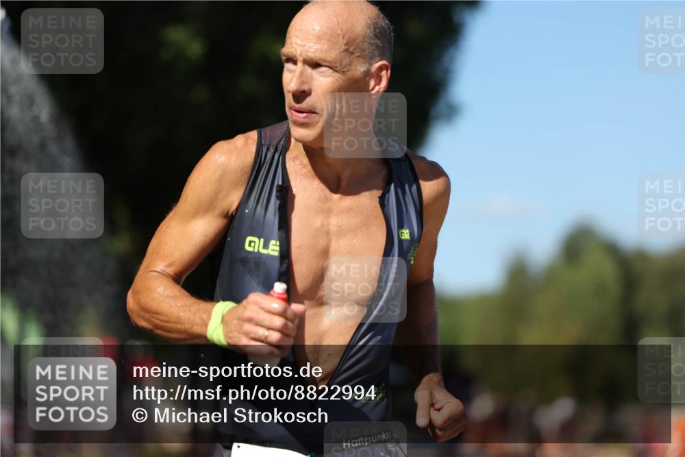 07.09.2025 - 19. Norderstedt Triathlon Michael Strokosch http://msf.ph/oto/8822994 07.09.2025 15:13:48 Laufen 986, 1457 meine-sportfotos.de