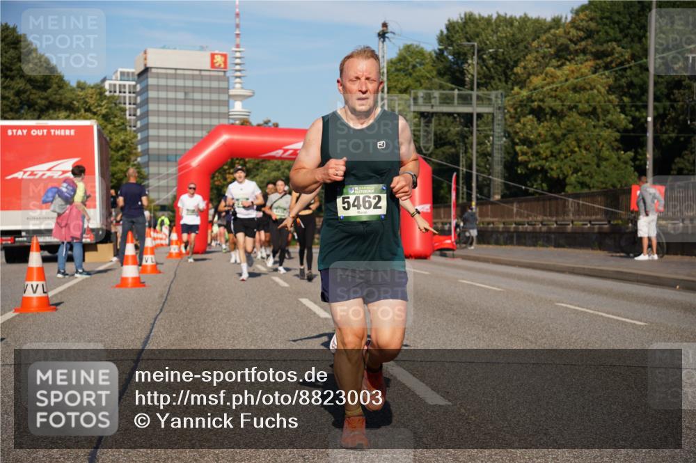 07.09.2025 - BARMER Alsterlauf Yannick Fuchs http://msf.ph/oto/8823003 07.09.2025 09:47:18 Laufen 3, 5462 meine-sportfotos.de