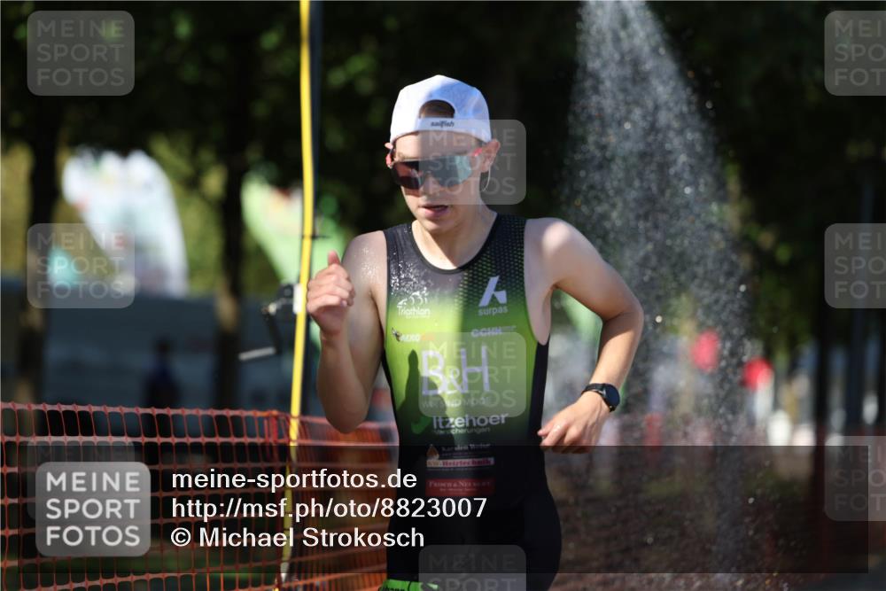 07.09.2025 - 19. Norderstedt Triathlon Michael Strokosch http://msf.ph/oto/8823007 07.09.2025 15:13:51 Laufen 986 meine-sportfotos.de