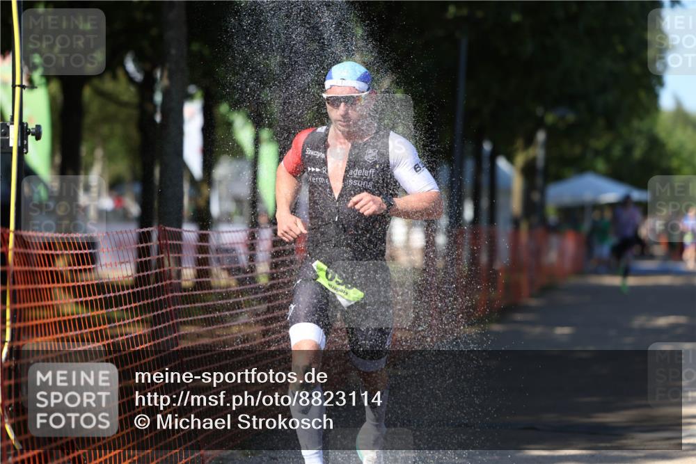 07.09.2025 - 19. Norderstedt Triathlon Michael Strokosch http://msf.ph/oto/8823114 07.09.2025 15:14:15 Laufen 361, 976 meine-sportfotos.de