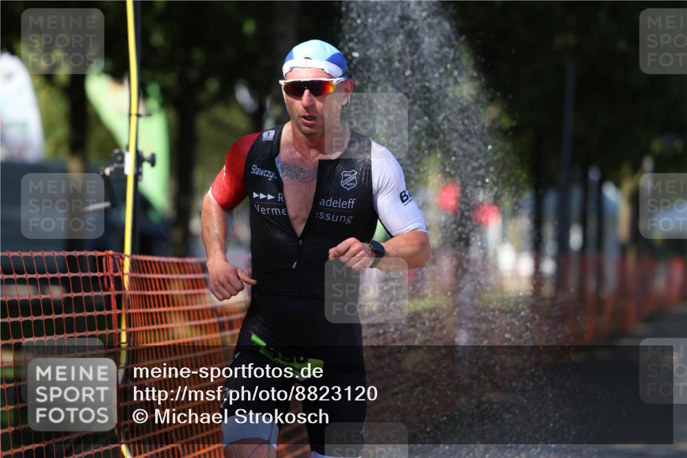 07.09.2025 - 19. Norderstedt Triathlon Michael Strokosch http://msf.ph/oto/8823120 07.09.2025 15:14:16 Laufen 361, 976 meine-sportfotos.de