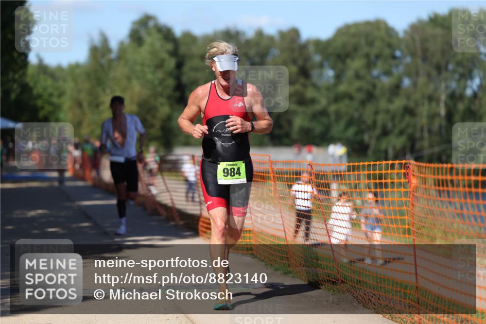 07.09.2025 - 19. Norderstedt Triathlon Michael Strokosch http://msf.ph/oto/8823140 07.09.2025 15:14:21 Laufen 1401 meine-sportfotos.de