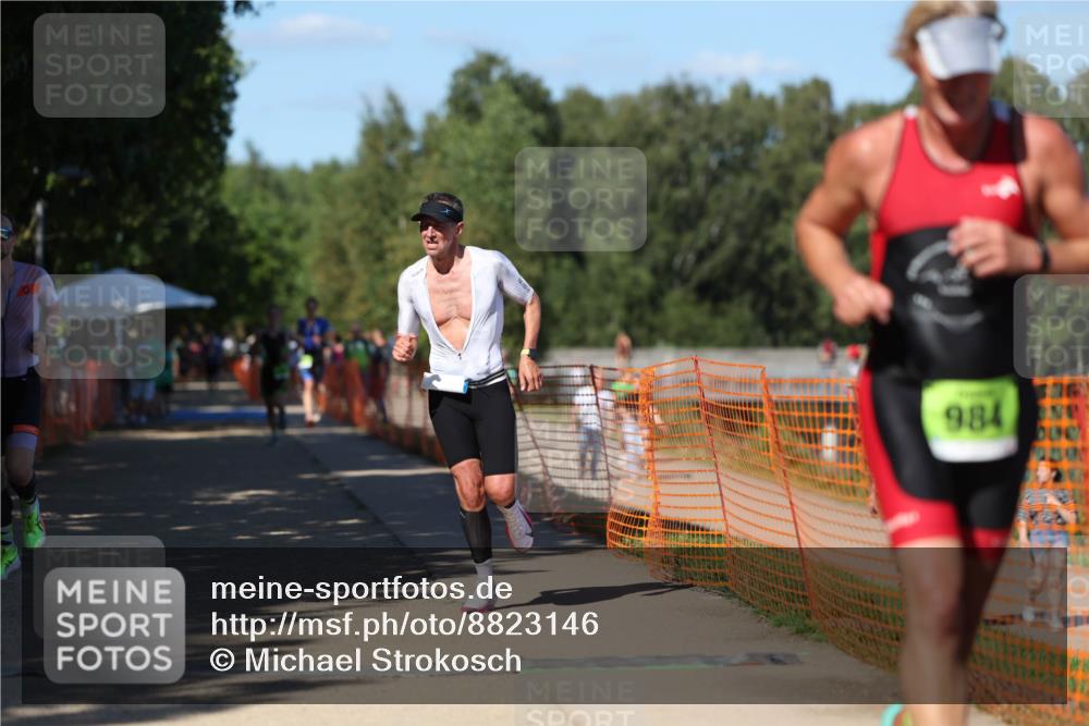 07.09.2025 - 19. Norderstedt Triathlon Michael Strokosch http://msf.ph/oto/8823146 07.09.2025 15:14:22 Laufen 1401 meine-sportfotos.de