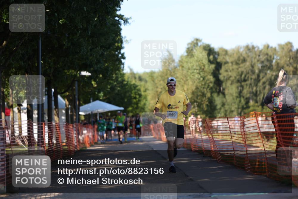 07.09.2025 - 19. Norderstedt Triathlon Michael Strokosch http://msf.ph/oto/8823156 07.09.2025 16:08:44 Laufen 949, 953 meine-sportfotos.de