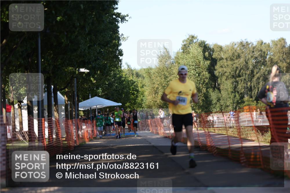 07.09.2025 - 19. Norderstedt Triathlon Michael Strokosch http://msf.ph/oto/8823161 07.09.2025 16:08:44 Laufen 949, 953 meine-sportfotos.de