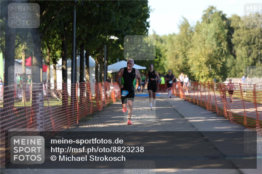 07.09.2025 - 19. Norderstedt Triathlon Michael Strokosch http://msf.ph/oto/8823238 07.09.2025 16:09:21 Laufen 1424 meine-sportfotos.de
