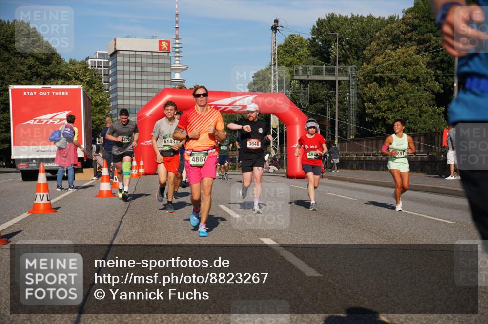 07.09.2025 - BARMER Alsterlauf Yannick Fuchs http://msf.ph/oto/8823267 07.09.2025 09:47:30 Laufen 275, 6143, 4887, 3646, 5535, 4986, 691 meine-sportfotos.de