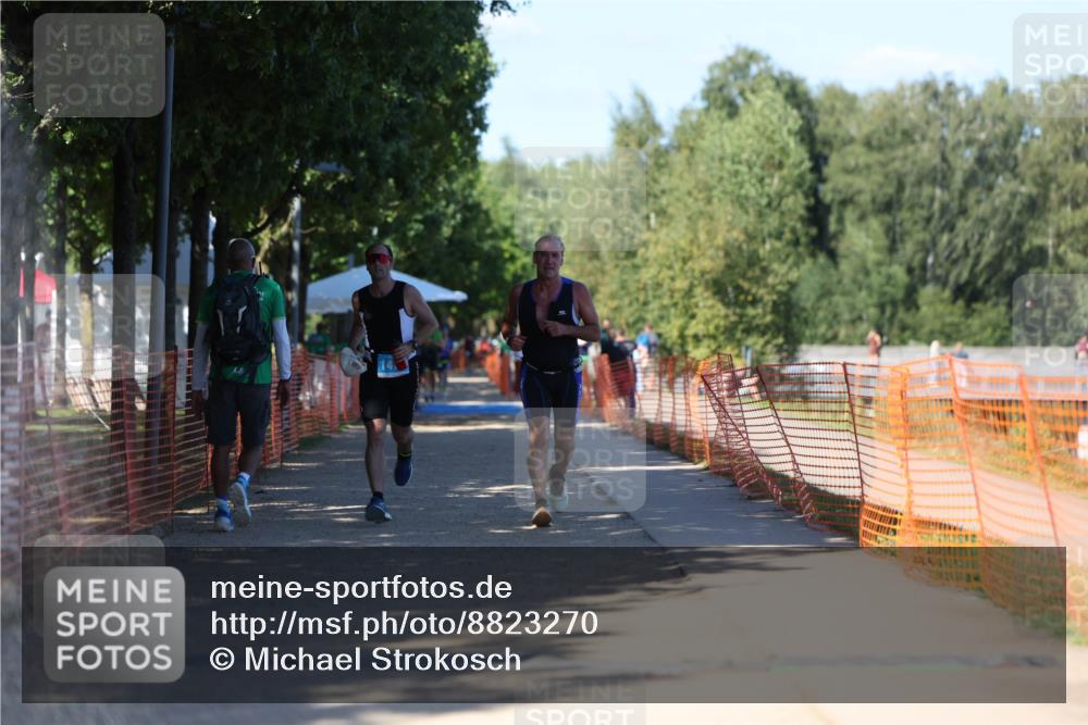 07.09.2025 - 19. Norderstedt Triathlon Michael Strokosch http://msf.ph/oto/8823270 07.09.2025 15:15:36 Laufen 400, 1471 meine-sportfotos.de