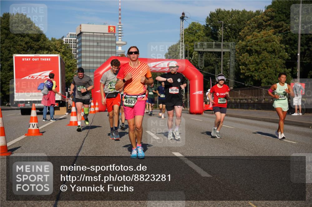 07.09.2025 - BARMER Alsterlauf Yannick Fuchs http://msf.ph/oto/8823281 07.09.2025 09:47:31 Laufen 614, 4275, 4887, 6248, 3646, 4980, 5691 meine-sportfotos.de