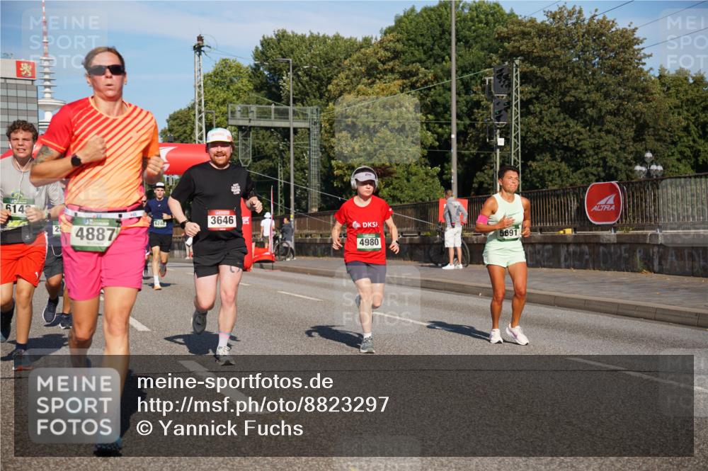 07.09.2025 - BARMER Alsterlauf Yannick Fuchs http://msf.ph/oto/8823297 07.09.2025 09:47:32 Laufen 6142, 3646, 6248, 25, 4887, 5691, 4980 meine-sportfotos.de