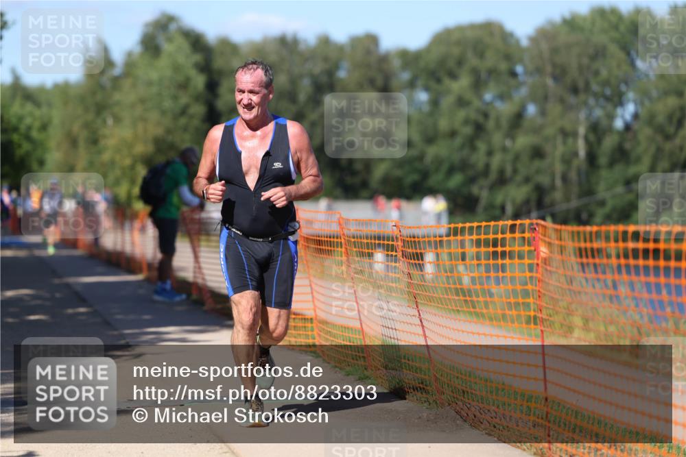 07.09.2025 - 19. Norderstedt Triathlon Michael Strokosch http://msf.ph/oto/8823303 07.09.2025 15:15:41 Laufen 400, 1471 meine-sportfotos.de