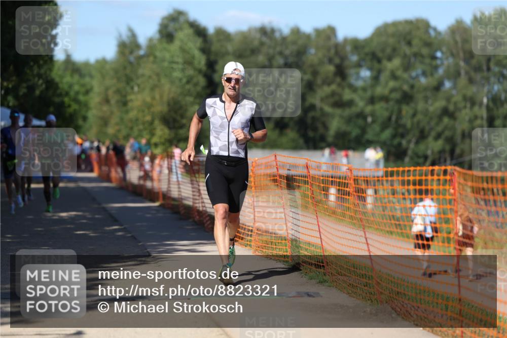 07.09.2025 - 19. Norderstedt Triathlon Michael Strokosch http://msf.ph/oto/8823321 07.09.2025 15:15:52 Laufen 964 meine-sportfotos.de