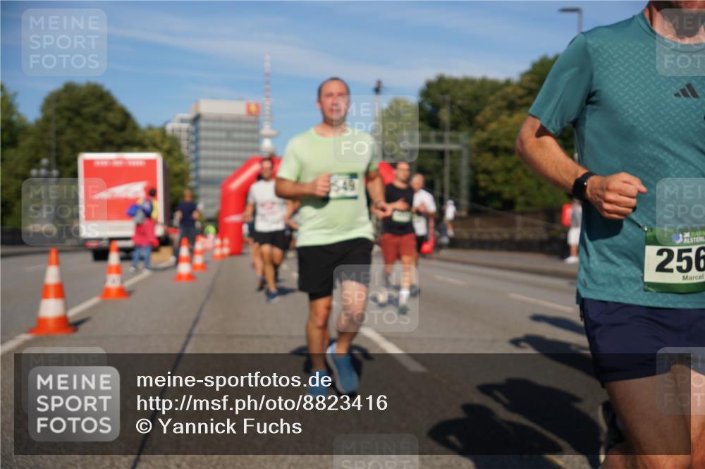 07.09.2025 - BARMER Alsterlauf Yannick Fuchs http://msf.ph/oto/8823416 07.09.2025 09:47:39 Laufen 549, 36, 256 meine-sportfotos.de