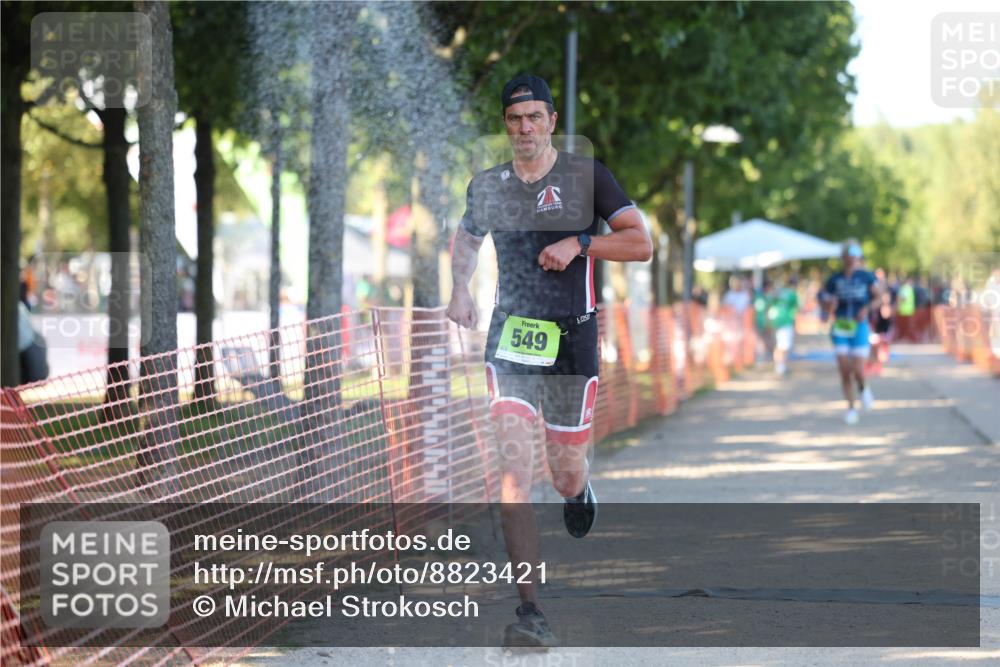 07.09.2025 - 19. Norderstedt Triathlon Michael Strokosch http://msf.ph/oto/8823421 07.09.2025 16:09:47 Laufen 442, 549 meine-sportfotos.de