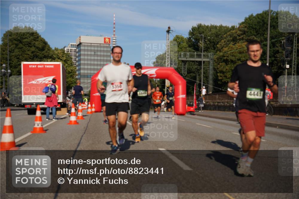 07.09.2025 - BARMER Alsterlauf Yannick Fuchs http://msf.ph/oto/8823441 07.09.2025 09:47:40 Laufen 5350, 4441 meine-sportfotos.de