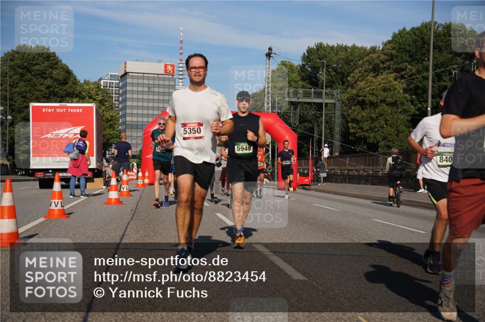 07.09.2025 - BARMER Alsterlauf Yannick Fuchs http://msf.ph/oto/8823454 07.09.2025 09:47:41 Laufen 25, 5350, 5949, 840 meine-sportfotos.de