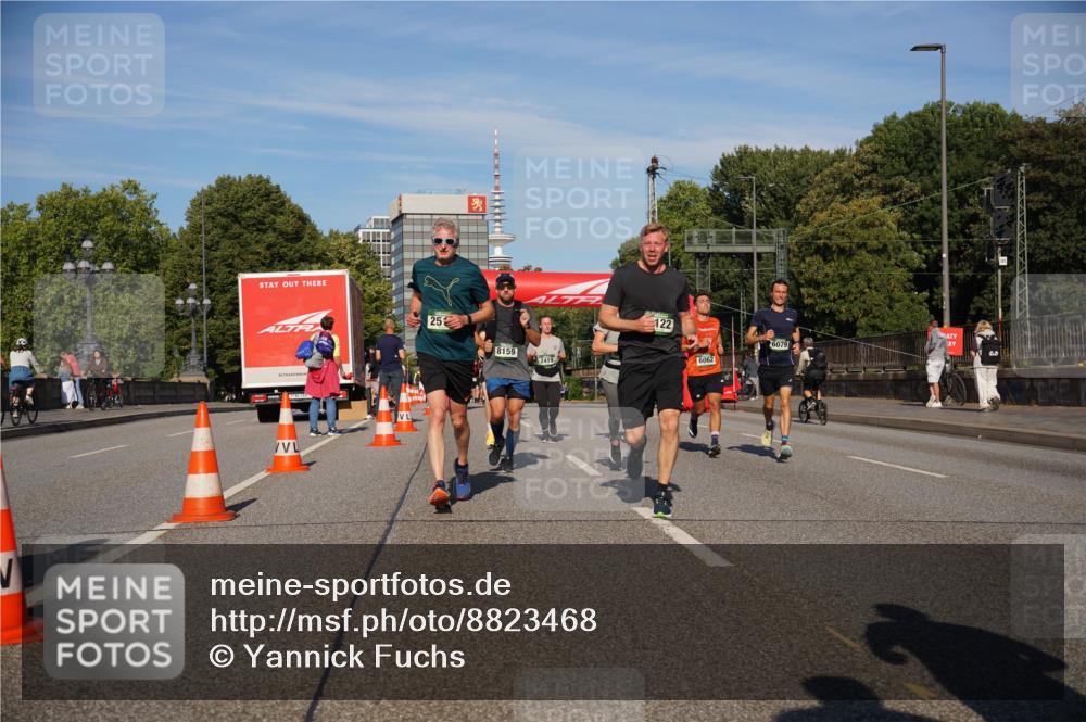 07.09.2025 - BARMER Alsterlauf Yannick Fuchs http://msf.ph/oto/8823468 07.09.2025 09:47:43 Laufen 25, 8159, 2419, 122, 6062, 6079 meine-sportfotos.de