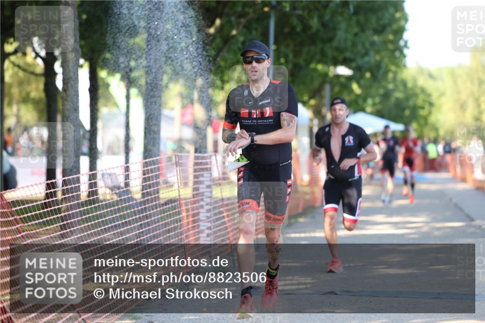 07.09.2025 - 19. Norderstedt Triathlon Michael Strokosch http://msf.ph/oto/8823506 07.09.2025 16:09:58 Laufen 442, 521, 525, 546 meine-sportfotos.de