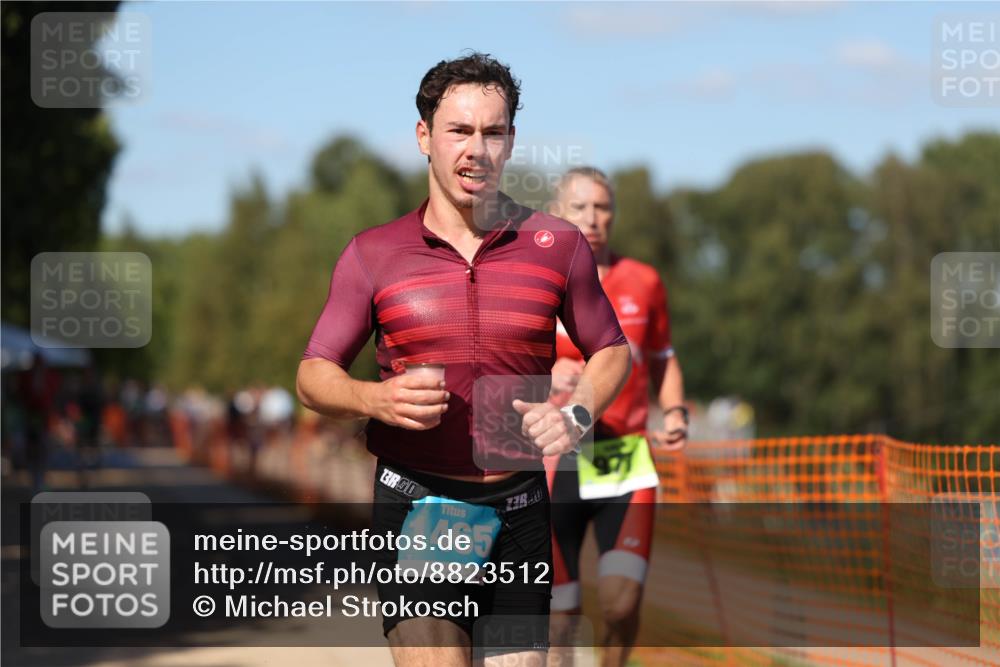07.09.2025 - 19. Norderstedt Triathlon Michael Strokosch http://msf.ph/oto/8823512 07.09.2025 15:16:25 Laufen 977, 1465, 1502 meine-sportfotos.de