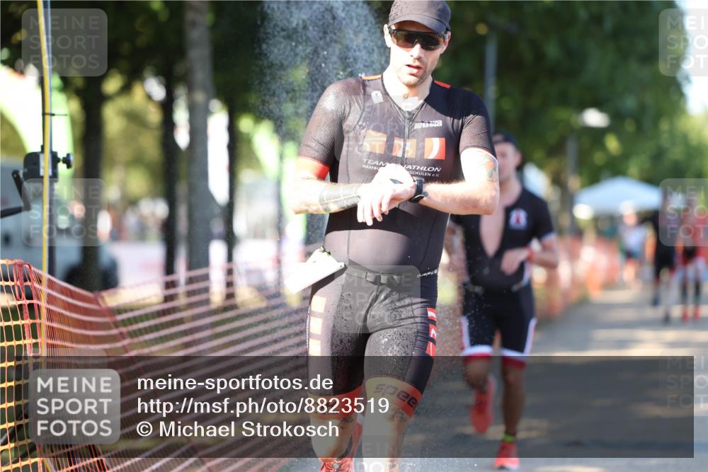 07.09.2025 - 19. Norderstedt Triathlon Michael Strokosch http://msf.ph/oto/8823519 07.09.2025 16:09:59 Laufen 521, 525, 546 meine-sportfotos.de