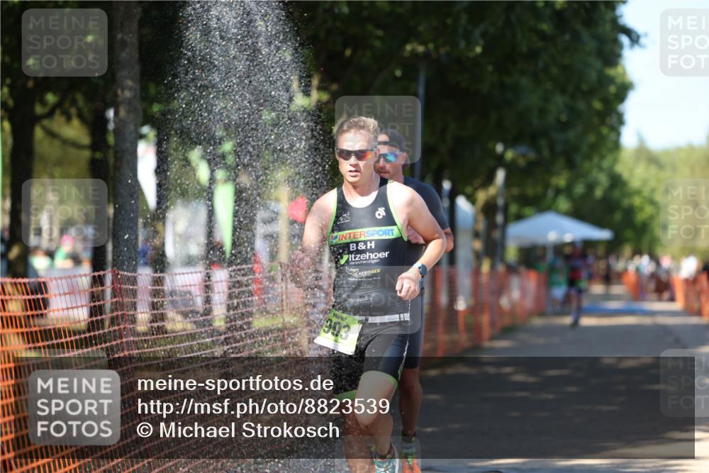 07.09.2025 - 19. Norderstedt Triathlon Michael Strokosch http://msf.ph/oto/8823539 07.09.2025 15:16:36 Laufen 394, 993 meine-sportfotos.de