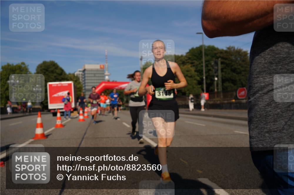 07.09.2025 - BARMER Alsterlauf Yannick Fuchs http://msf.ph/oto/8823560 07.09.2025 09:47:47 Laufen 3115 meine-sportfotos.de