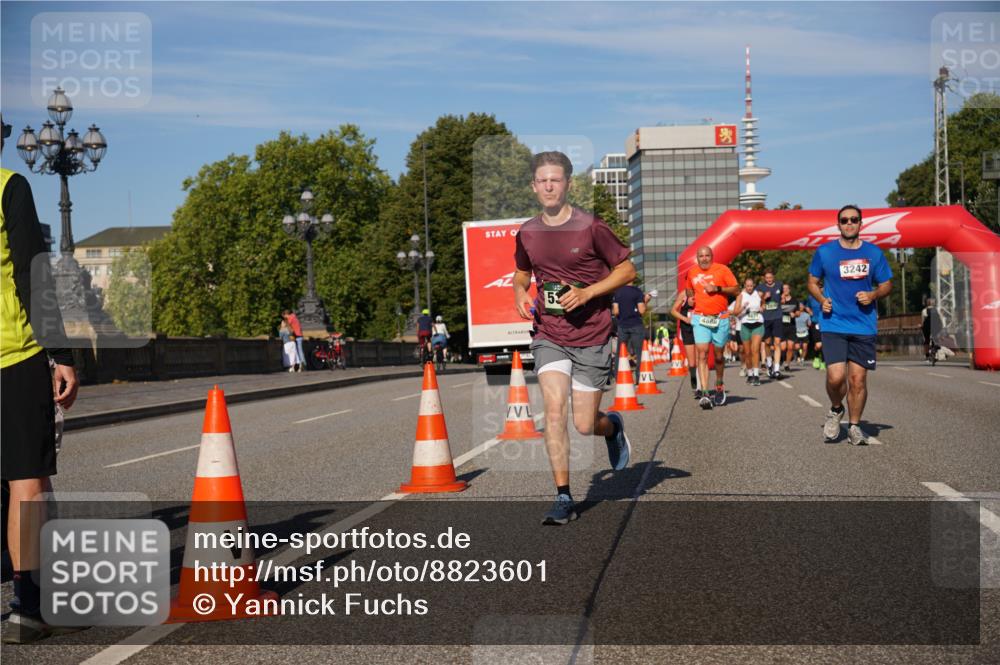 07.09.2025 - BARMER Alsterlauf Yannick Fuchs http://msf.ph/oto/8823601 07.09.2025 09:47:49 Laufen 53, 3242 meine-sportfotos.de