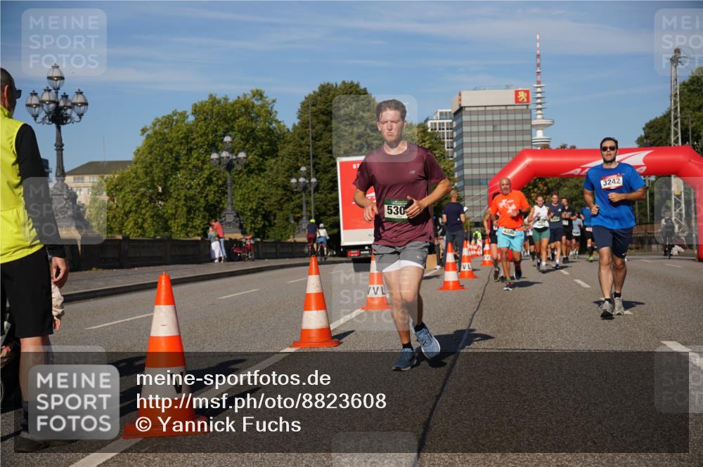 07.09.2025 - BARMER Alsterlauf Yannick Fuchs http://msf.ph/oto/8823608 07.09.2025 09:47:49 Laufen 530, 4886, 3242 meine-sportfotos.de