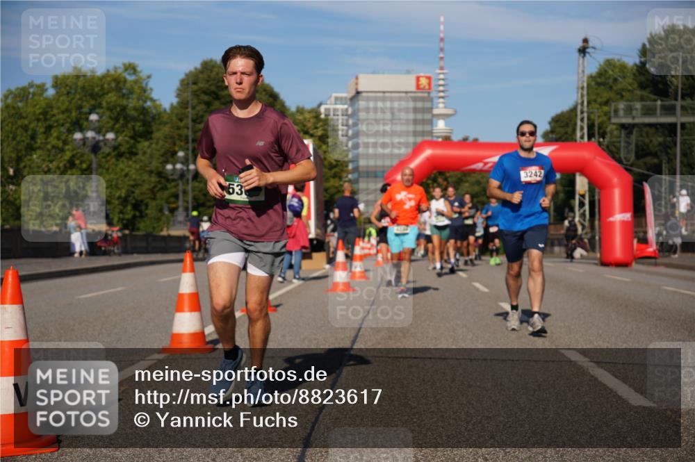 07.09.2025 - BARMER Alsterlauf Yannick Fuchs http://msf.ph/oto/8823617 07.09.2025 09:47:50 Laufen 53, 3242 meine-sportfotos.de
