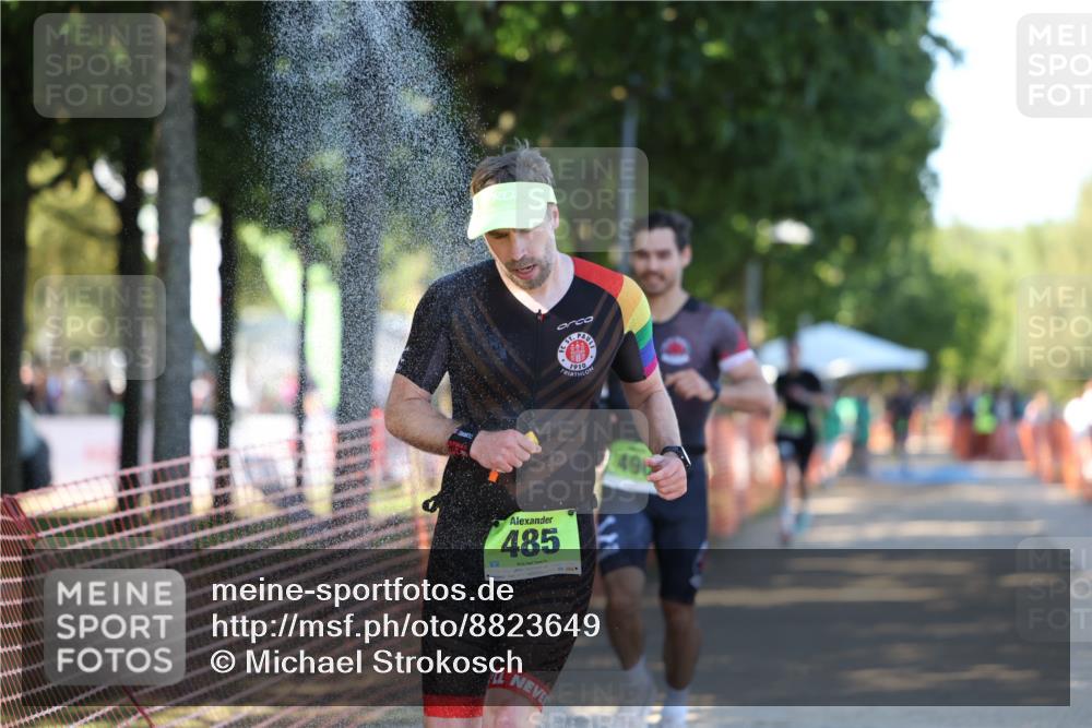 07.09.2025 - 19. Norderstedt Triathlon Michael Strokosch http://msf.ph/oto/8823649 07.09.2025 16:10:43 Laufen 448, 460, 485, 490, 1071 meine-sportfotos.de