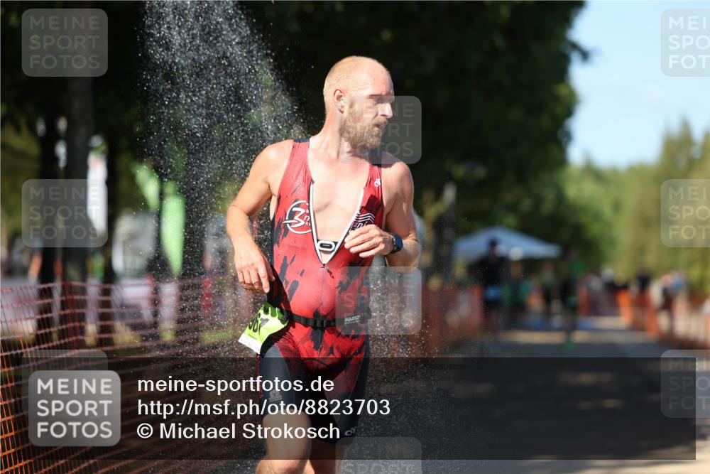 07.09.2025 - 19. Norderstedt Triathlon Michael Strokosch http://msf.ph/oto/8823703 07.09.2025 15:17:14 Laufen 961, 967 meine-sportfotos.de