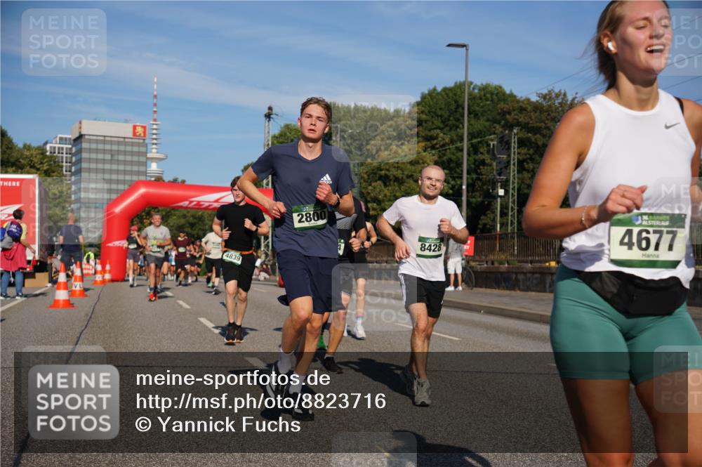 07.09.2025 - BARMER Alsterlauf Yannick Fuchs http://msf.ph/oto/8823716 07.09.2025 09:47:57 Laufen 4839, 2800, 030, 8428, 36, 4677 meine-sportfotos.de