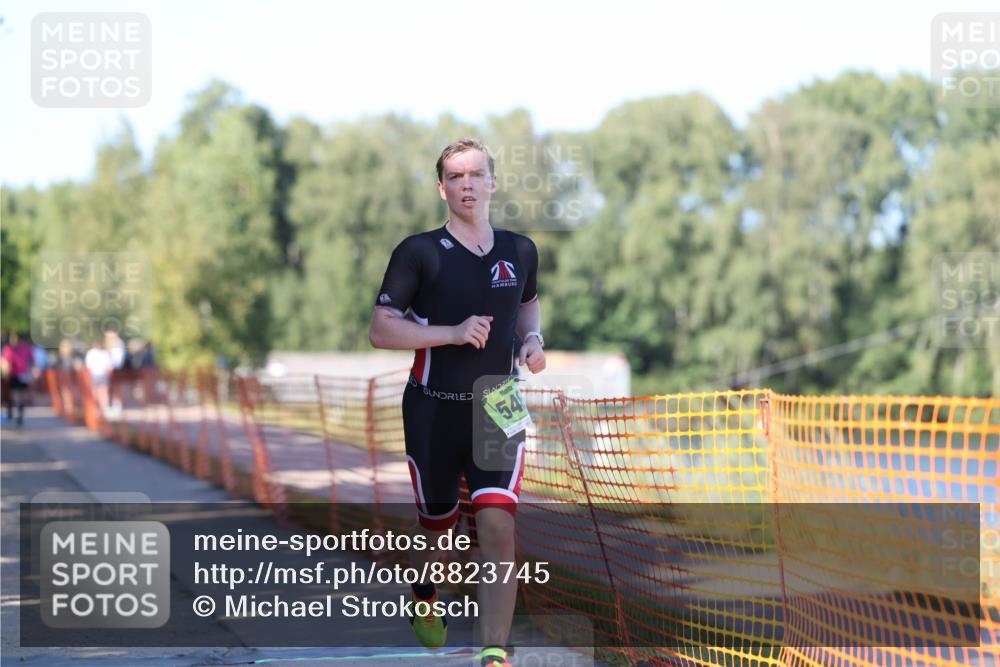 07.09.2025 - 19. Norderstedt Triathlon Michael Strokosch http://msf.ph/oto/8823745 07.09.2025 16:11:03 Laufen 547, 548 meine-sportfotos.de