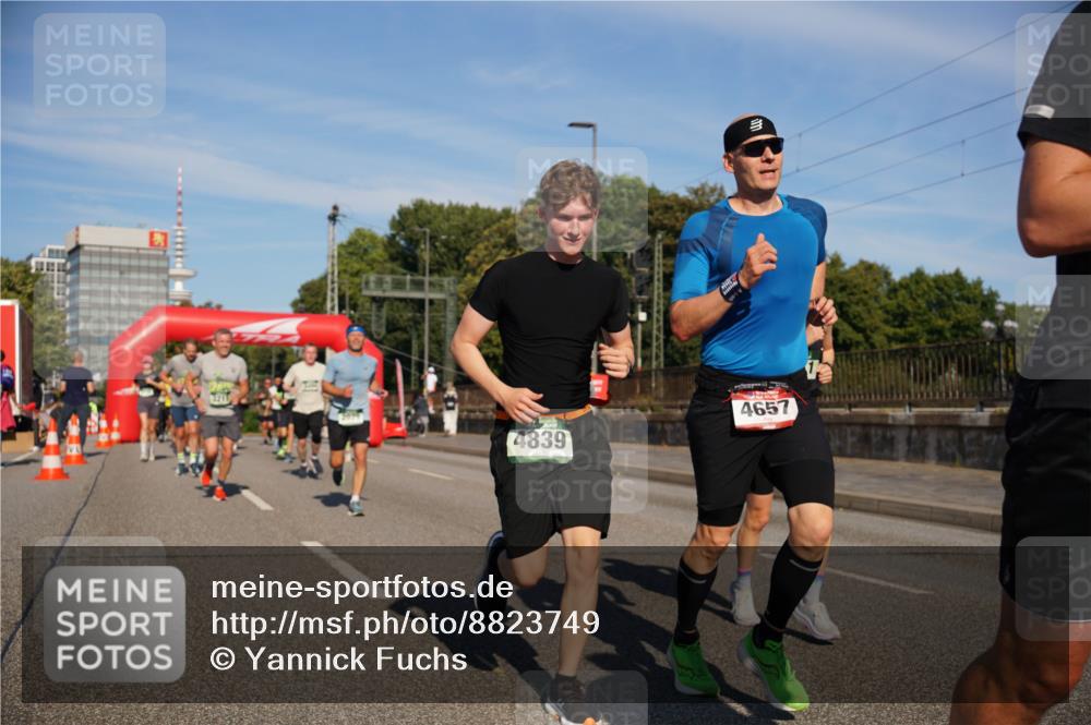 07.09.2025 - BARMER Alsterlauf Yannick Fuchs http://msf.ph/oto/8823749 07.09.2025 09:47:59 Laufen 2074, 4839, 4657 meine-sportfotos.de