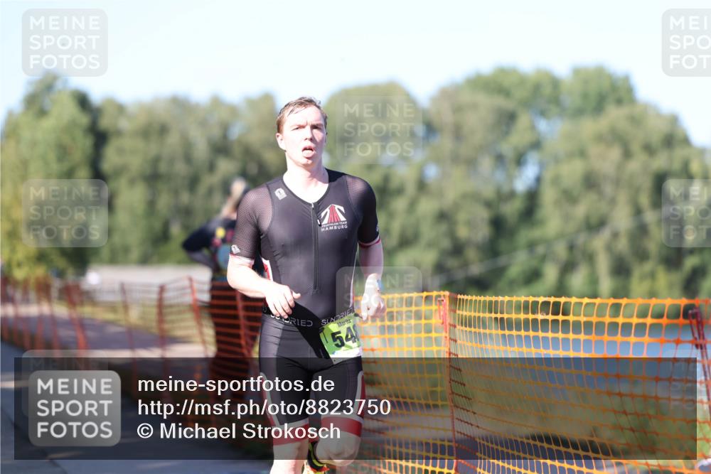 07.09.2025 - 19. Norderstedt Triathlon Michael Strokosch http://msf.ph/oto/8823750 07.09.2025 16:11:04 Laufen 547, 548 meine-sportfotos.de