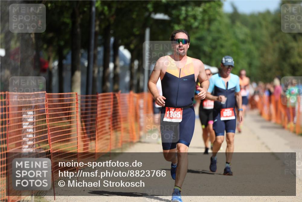 07.09.2025 - 19. Norderstedt Triathlon Michael Strokosch http://msf.ph/oto/8823766 07.09.2025 12:15:25 Laufen 807, 1253, 1301, 1315, 1358, 1365 meine-sportfotos.de