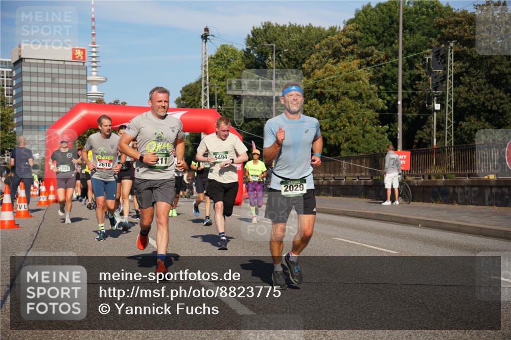 07.09.2025 - BARMER Alsterlauf Yannick Fuchs http://msf.ph/oto/8823775 07.09.2025 09:48:00 Laufen 11, 2616, 2961, 2737, 5494, 38275, 2029 meine-sportfotos.de