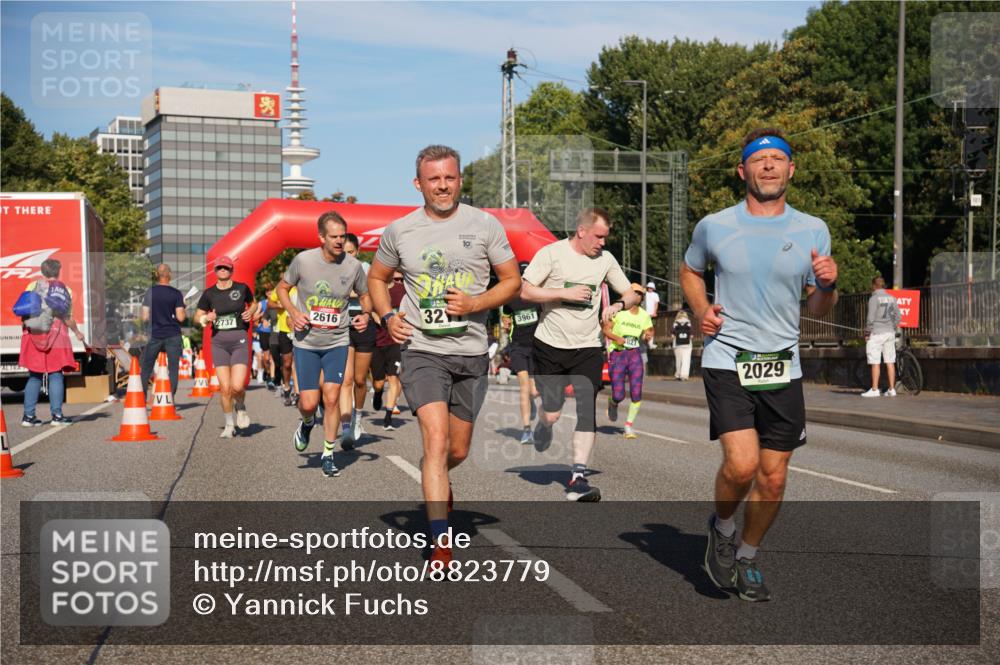 07.09.2025 - BARMER Alsterlauf Yannick Fuchs http://msf.ph/oto/8823779 07.09.2025 09:48:01 Laufen 2616, 2737, 32, 10, 3961, 827, 2029 meine-sportfotos.de