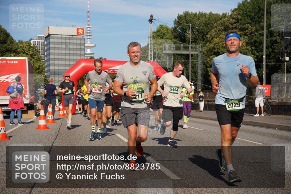 07.09.2025 - BARMER Alsterlauf Yannick Fuchs http://msf.ph/oto/8823785 07.09.2025 09:48:01 Laufen 2616, 10, 211, 396, 5494, 2029 meine-sportfotos.de
