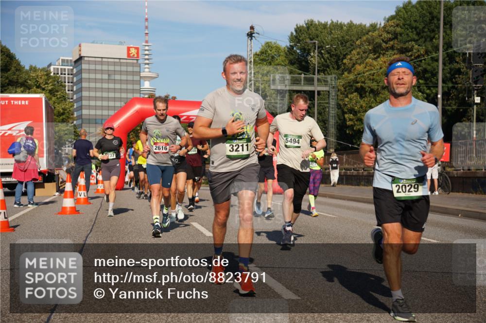 07.09.2025 - BARMER Alsterlauf Yannick Fuchs http://msf.ph/oto/8823791 07.09.2025 09:48:01 Laufen 2616, 0, 3211, 5494, 2029 meine-sportfotos.de