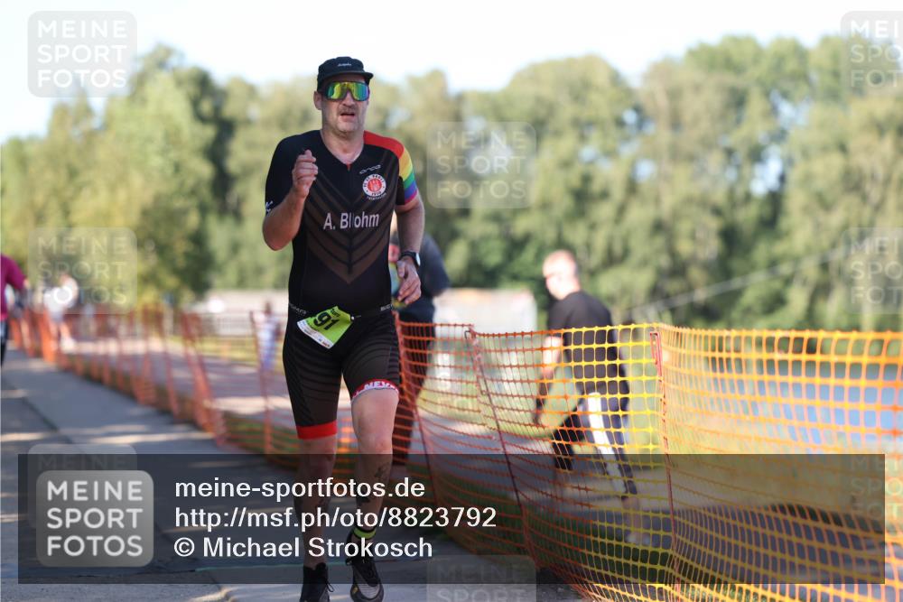 07.09.2025 - 19. Norderstedt Triathlon Michael Strokosch http://msf.ph/oto/8823792 07.09.2025 16:11:16 Laufen 491, 950, 1481 meine-sportfotos.de