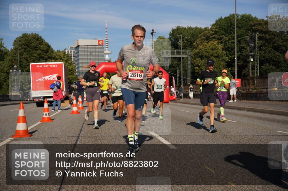 07.09.2025 - BARMER Alsterlauf Yannick Fuchs http://msf.ph/oto/8823802 07.09.2025 09:48:03 Laufen 3837, 100, 2616, 361, 8263, 3827 meine-sportfotos.de