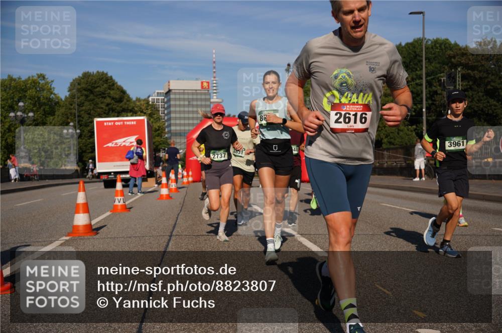07.09.2025 - BARMER Alsterlauf Yannick Fuchs http://msf.ph/oto/8823807 07.09.2025 09:48:04 Laufen 2737, 363, 83, 48, 101, 16136, 2616, 3961 meine-sportfotos.de