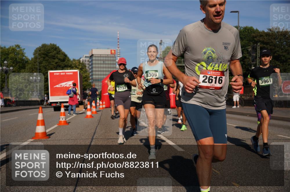 07.09.2025 - BARMER Alsterlauf Yannick Fuchs http://msf.ph/oto/8823811 07.09.2025 09:48:04 Laufen 2737, 631, 8309, 36, 48, 4, 36, 2616, 3961 meine-sportfotos.de