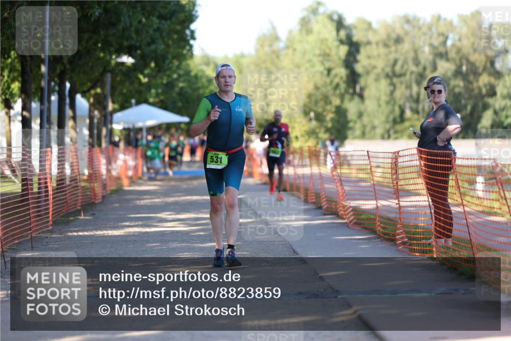 07.09.2025 - 19. Norderstedt Triathlon Michael Strokosch http://msf.ph/oto/8823859 07.09.2025 16:11:30 Laufen 531, 552 meine-sportfotos.de