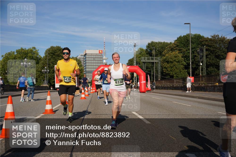 07.09.2025 - BARMER Alsterlauf Yannick Fuchs http://msf.ph/oto/8823892 07.09.2025 09:48:11 Laufen 5430, 6330 meine-sportfotos.de