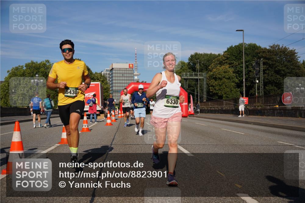 07.09.2025 - BARMER Alsterlauf Yannick Fuchs http://msf.ph/oto/8823901 07.09.2025 09:48:12 Laufen 5430, 494, 8129, 6330 meine-sportfotos.de