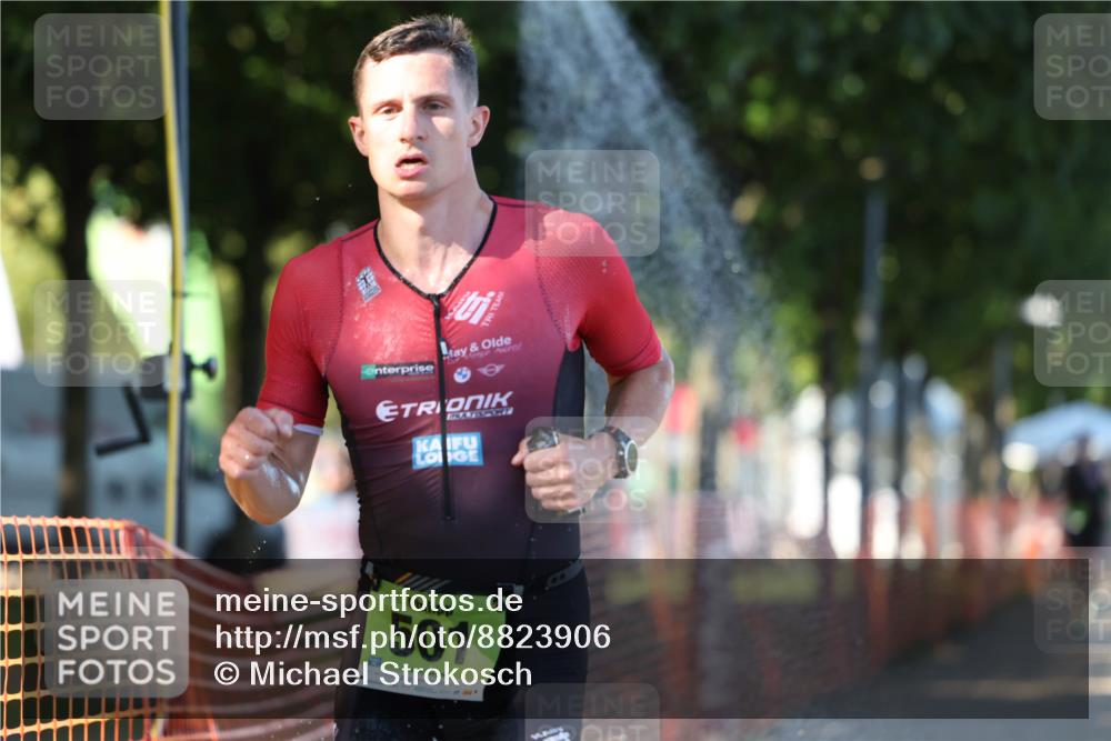 07.09.2025 - 19. Norderstedt Triathlon Michael Strokosch http://msf.ph/oto/8823906 07.09.2025 16:11:56 Laufen 492, 498, 501 meine-sportfotos.de