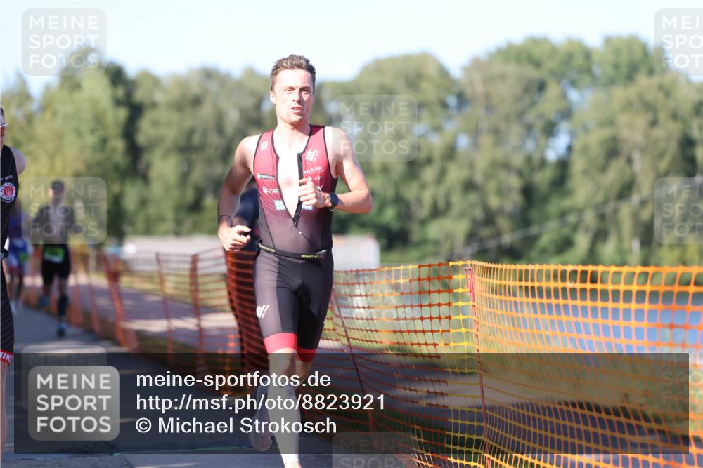 07.09.2025 - 19. Norderstedt Triathlon Michael Strokosch http://msf.ph/oto/8823921 07.09.2025 16:12:03 Laufen 492, 498, 506, 522, 1593 meine-sportfotos.de